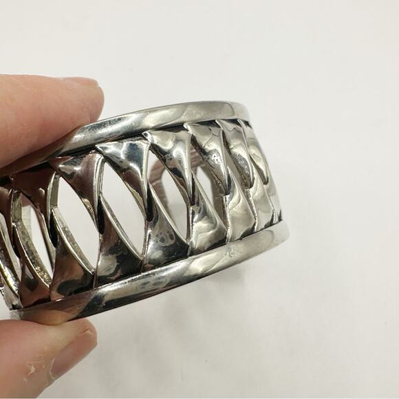 Lia Sophia Shockwave Individual Twisted Slats Cuff Bracelet Jewelry Silver tone - Picture 8 of 9